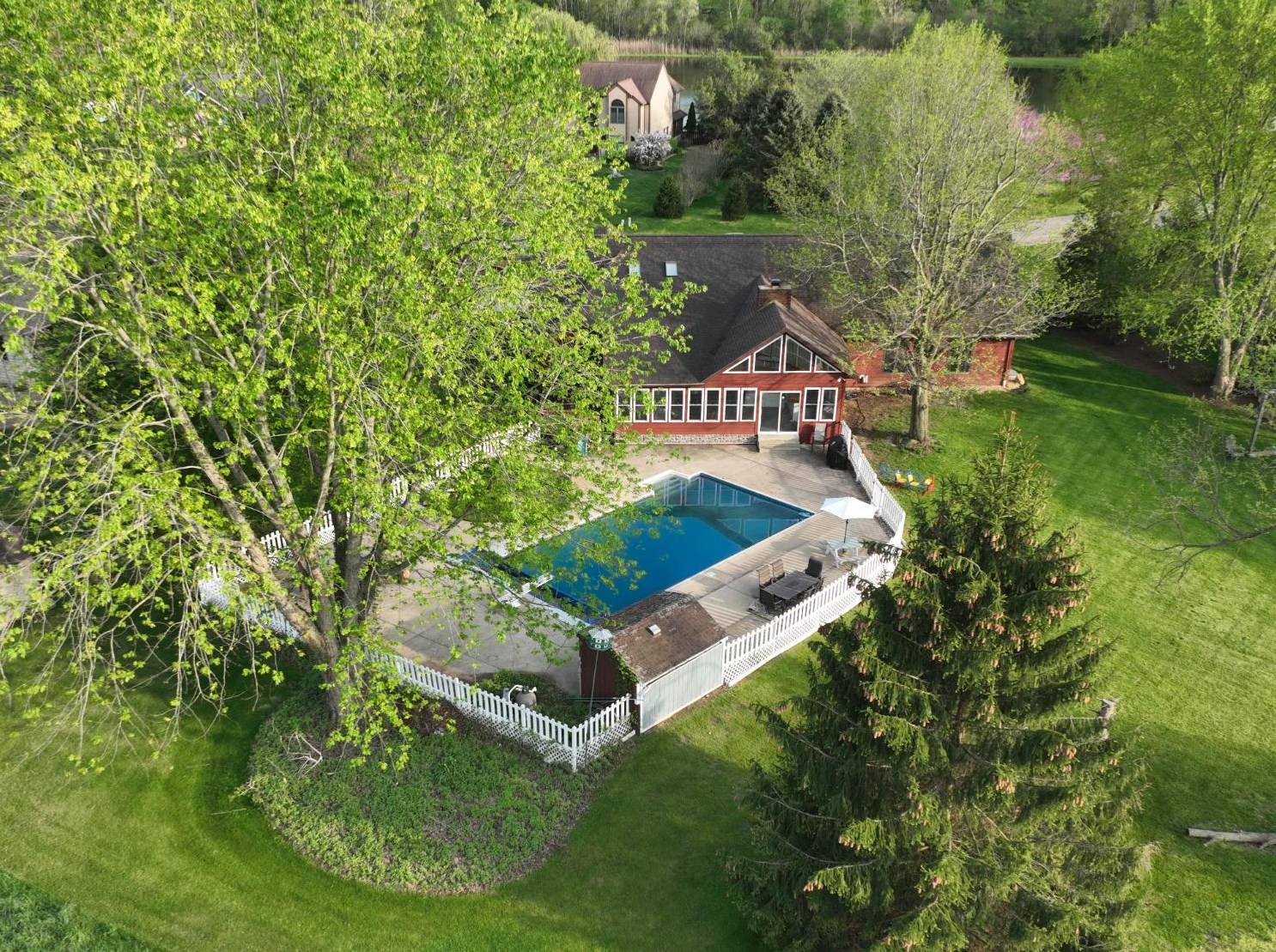 3073 Shorewood Dr, La Porte, IN 46350-8300