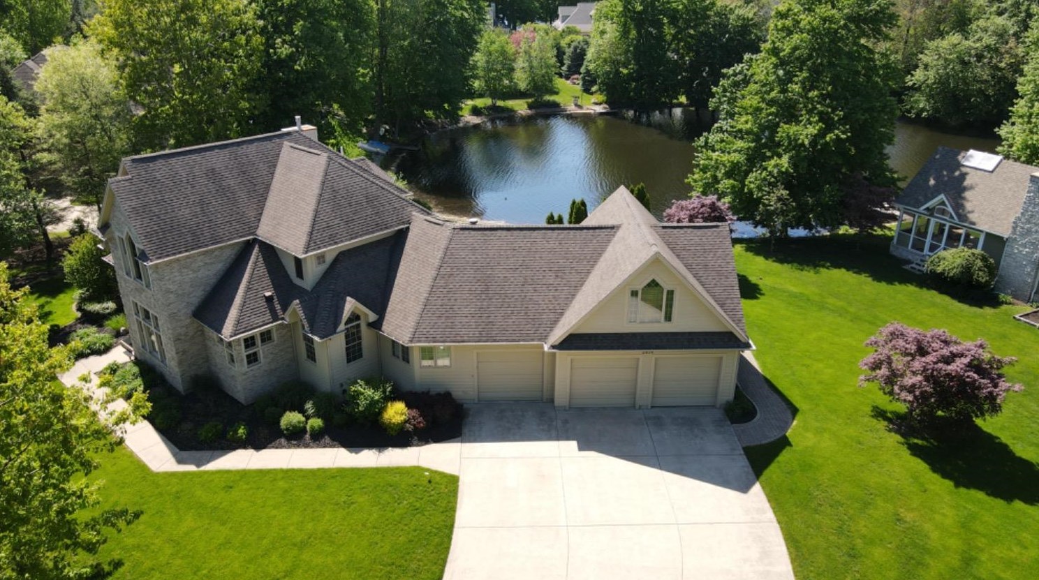 2404 Shorewood Dr, Michigan City, IN 46360