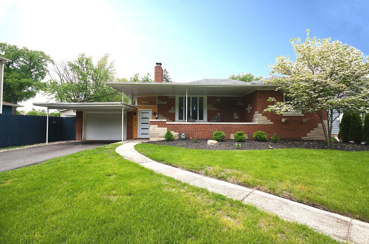 8710 Oakwood Ave, Hammond, IN 46321