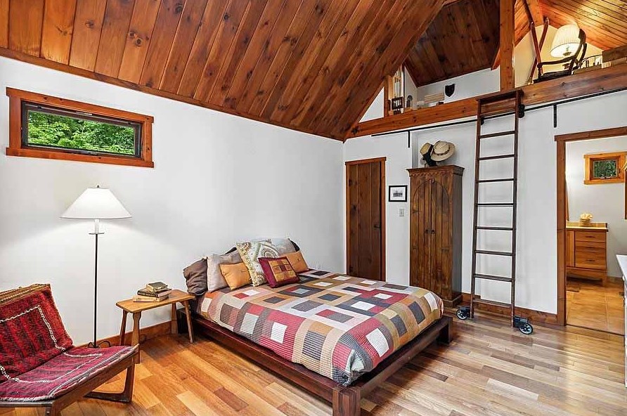 3822 Hiawatha Dr, Michigan City IN  46360-1118 exterior