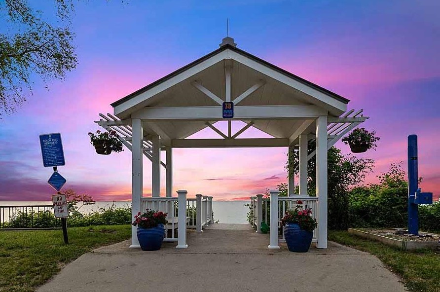 3822 Hiawatha Dr, Michigan City IN  46360-1118 exterior