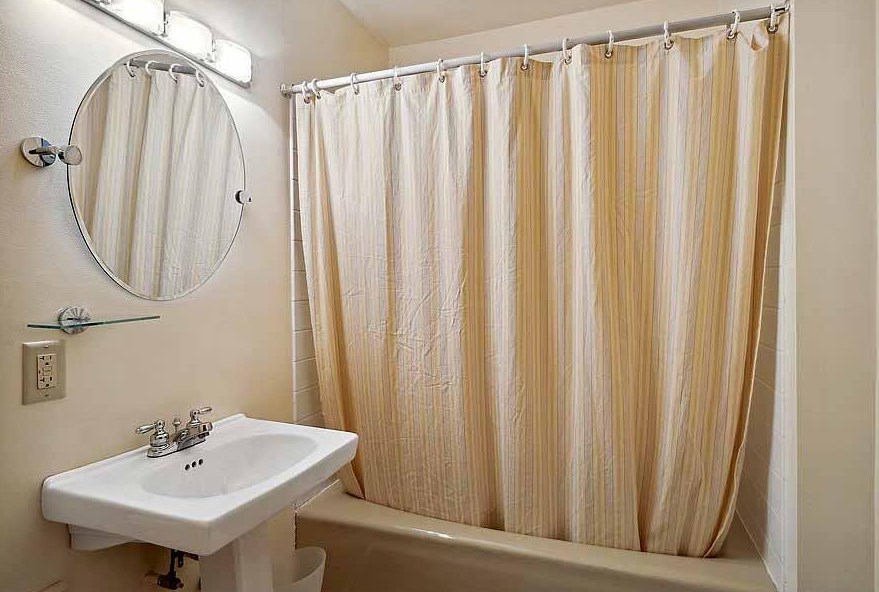 3822 Hiawatha Dr, Michigan City IN  46360-1118 exterior