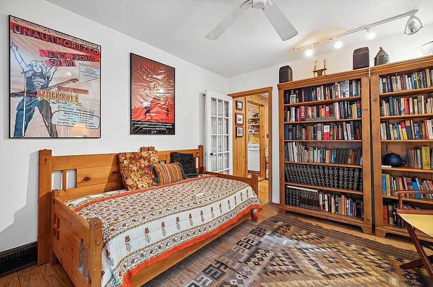 3822 Hiawatha Dr, Michigan City IN  46360-1118 exterior