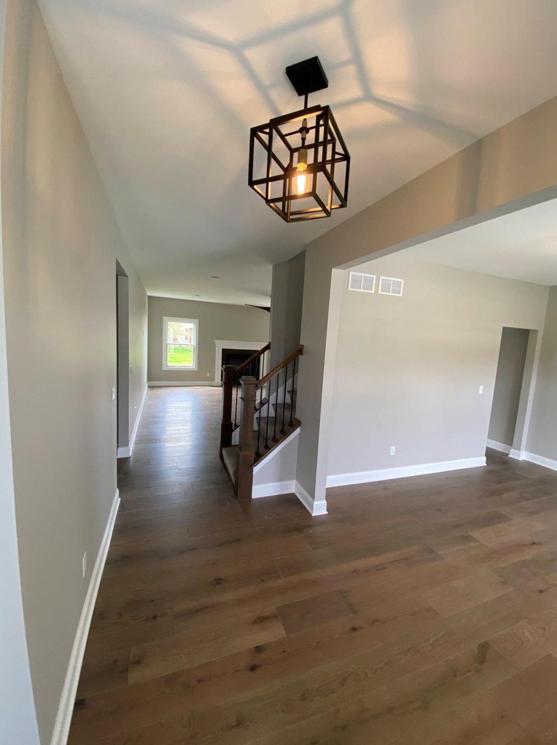 302 Cornwall Cir, Hammond, IN 46321