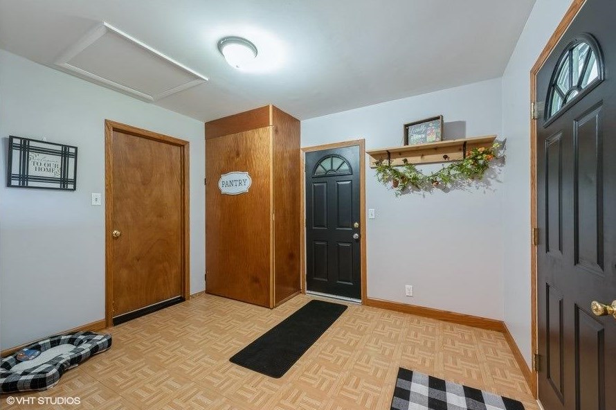 748 W 50 N, Valpo, IN 46385