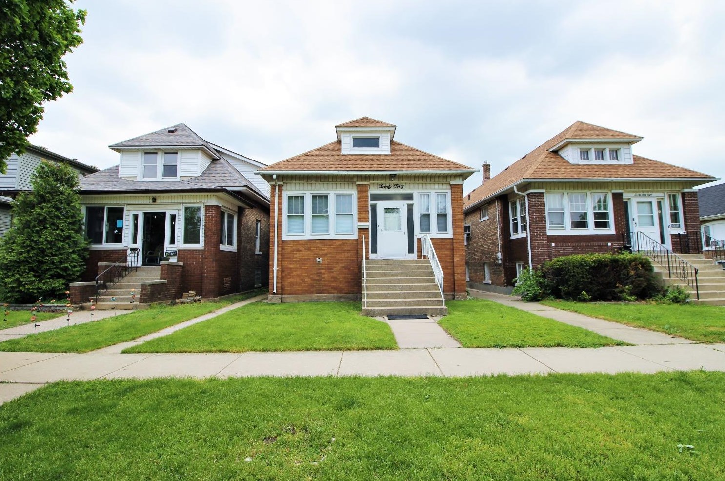 2040 Lincoln Ave, Whiting, IN 46394