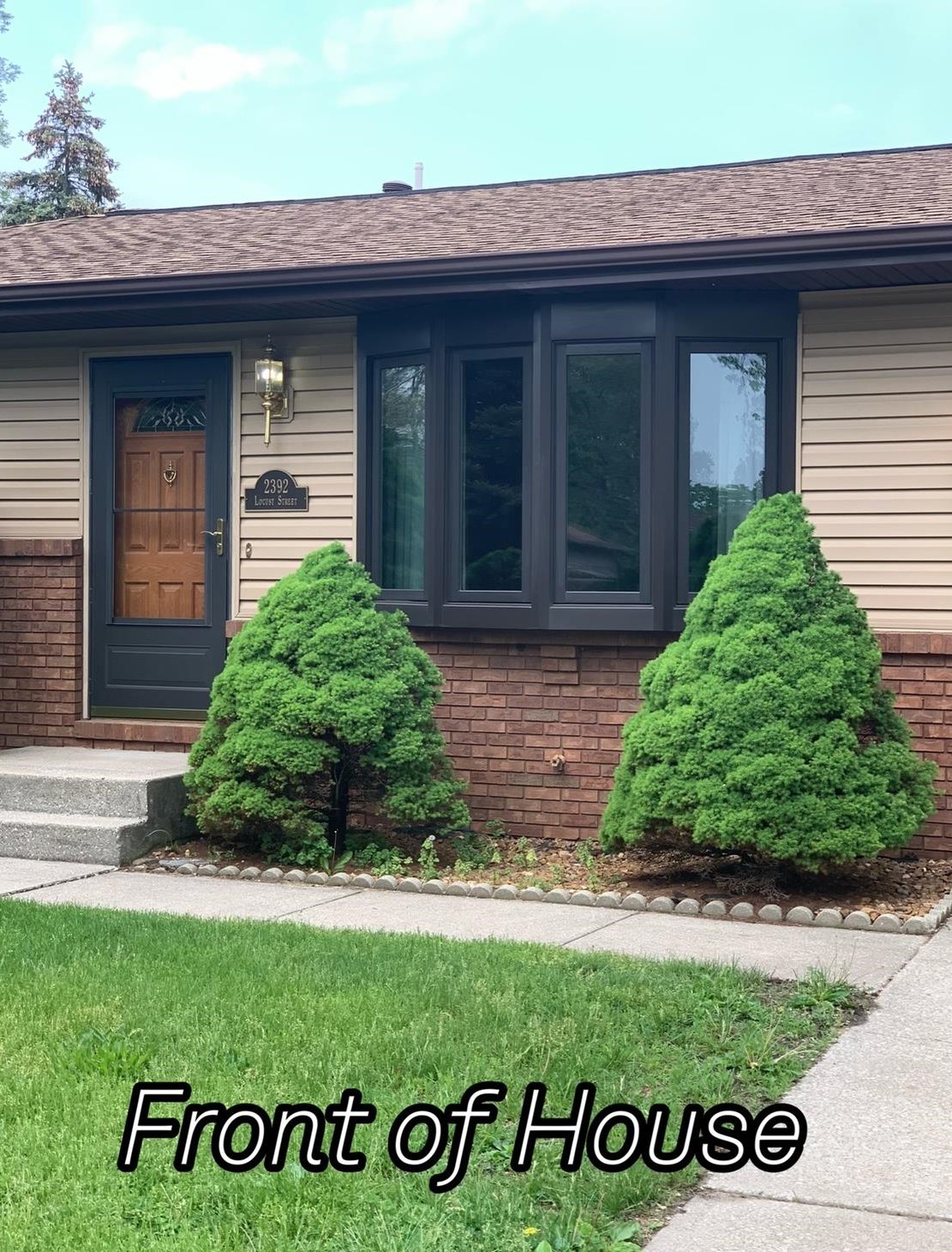 2392 Locust St, Portage, IN 46368-1491