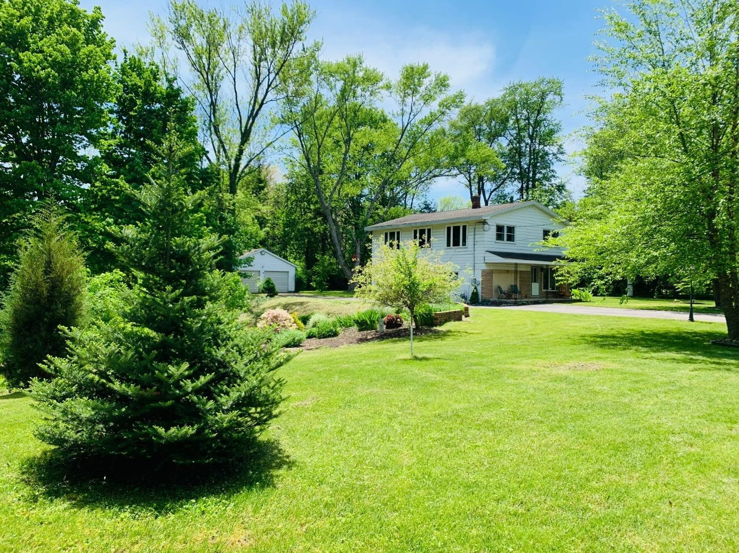 313 Golf Ln, Michigan City, IN 46360-3106