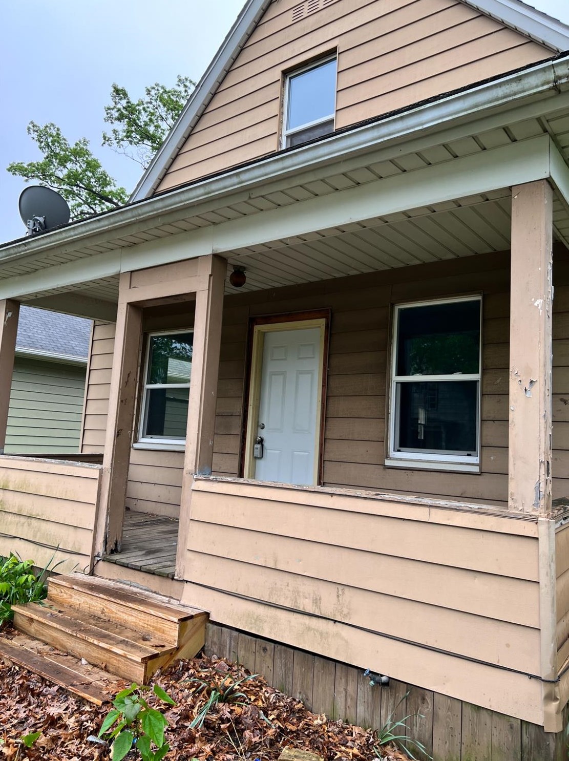 221 Hobart St, Michigan City, IN 46360-2517