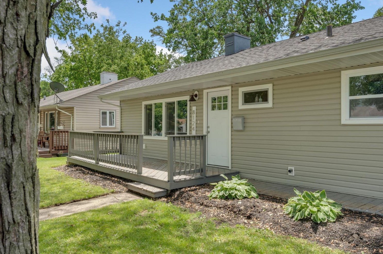8124 Wicker Park Dr, Hammond, IN 46322