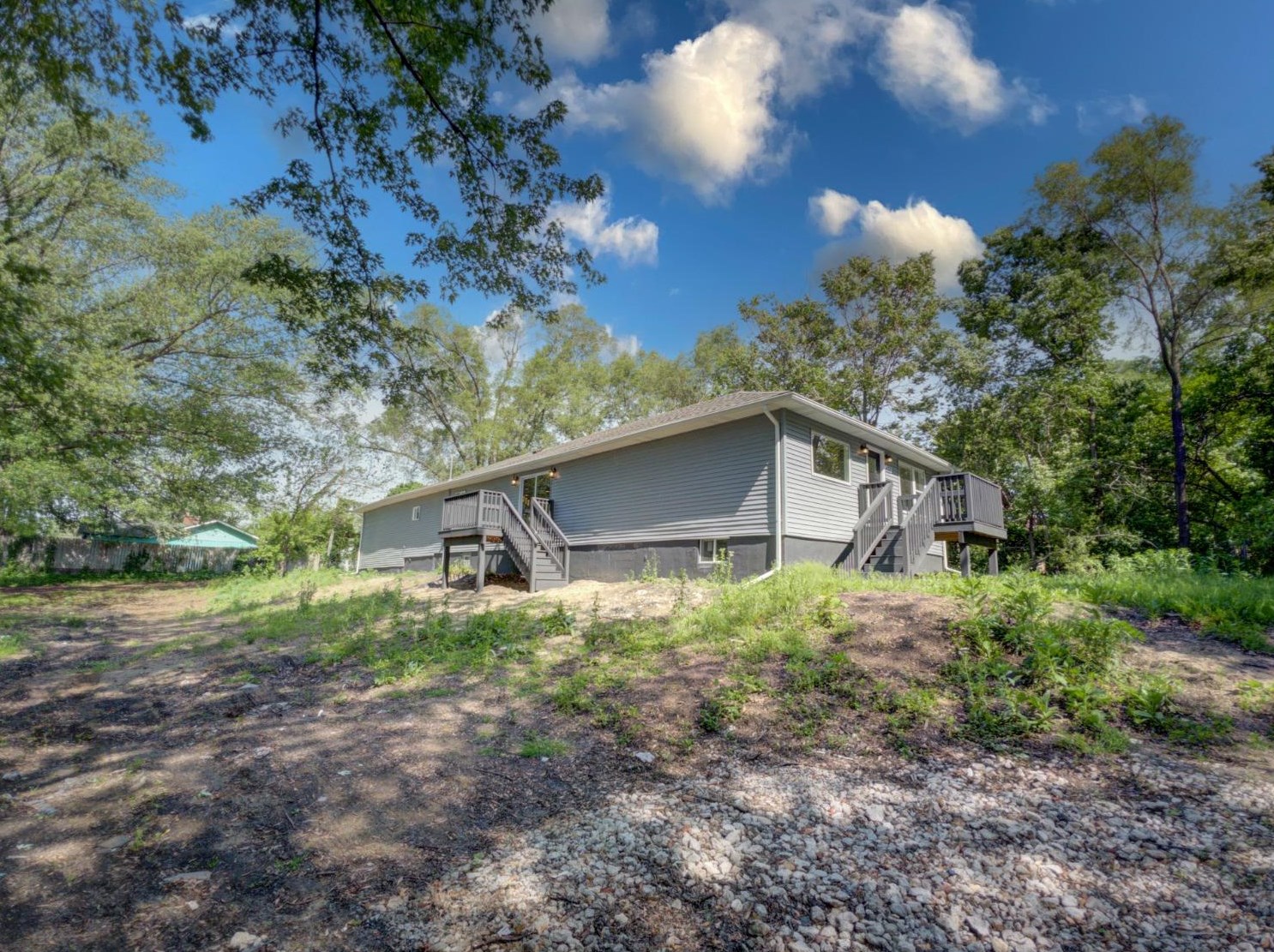 430 S Henry St, Gary, IN 46403