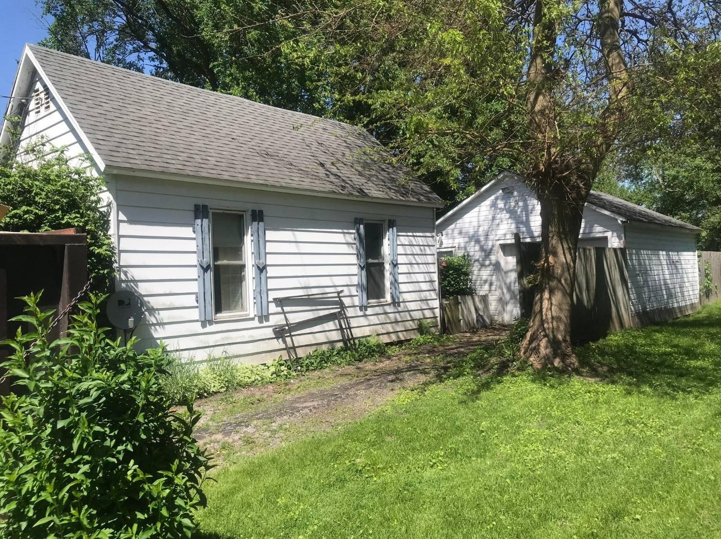 14123 Elkhart St, Crown Point IN  46307-0022 exterior
