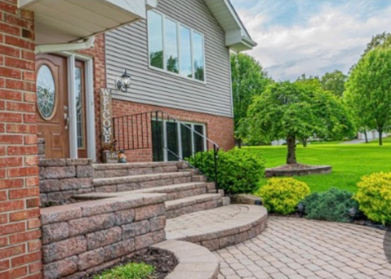 1828 Eggert Dr, Schererville, IN 46375-3022