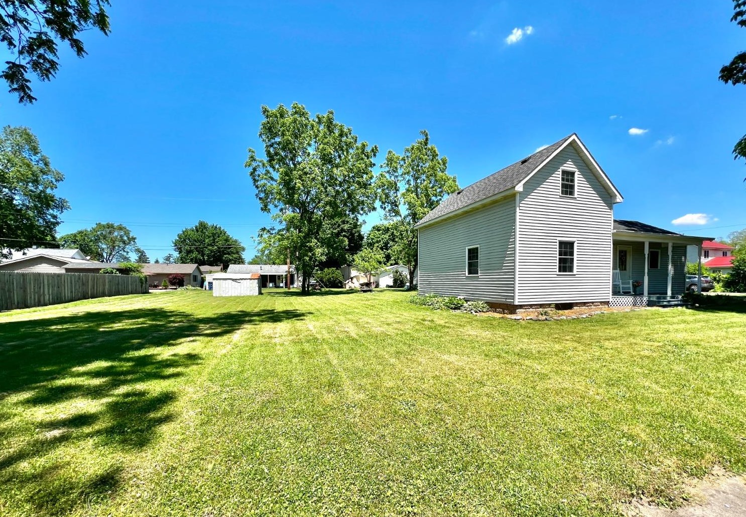 819 Clement St, La Porte, IN 46350-4303