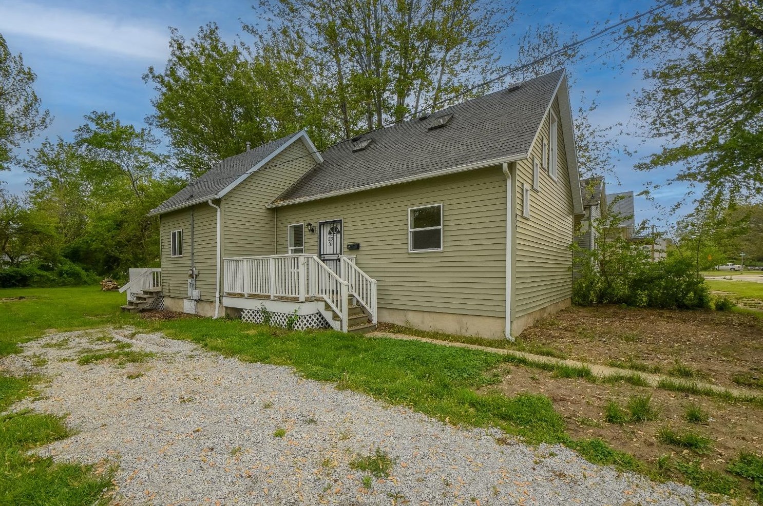 824 6th St, Michigan City, IN 46360-3862