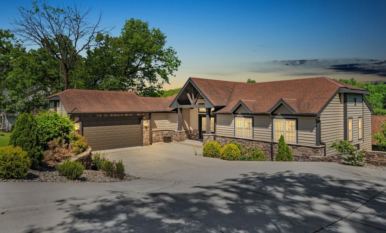 690 W 127th Pl, Crown Point, IN 46307