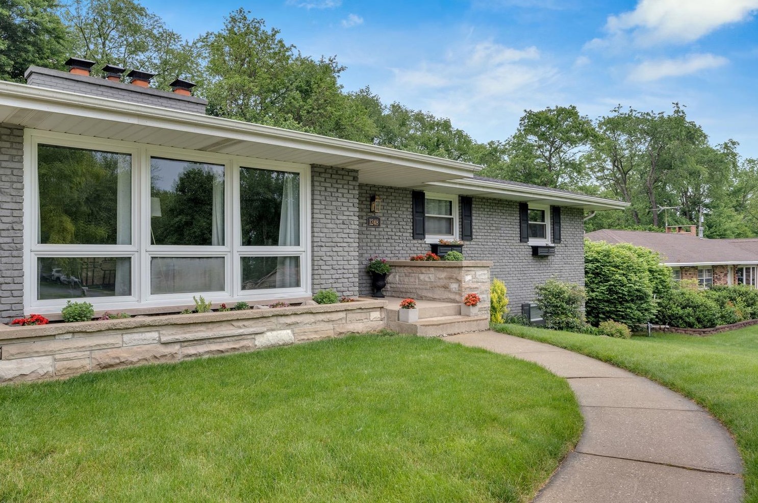 1248 Chalemel Dr, Porter, IN 46304-1478
