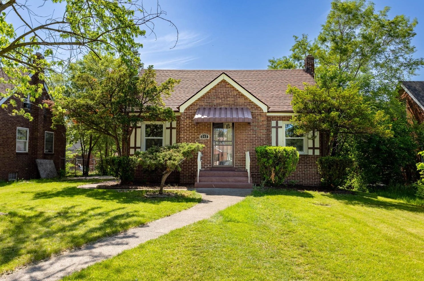 242 Mckinley St, Gary, IN 46404