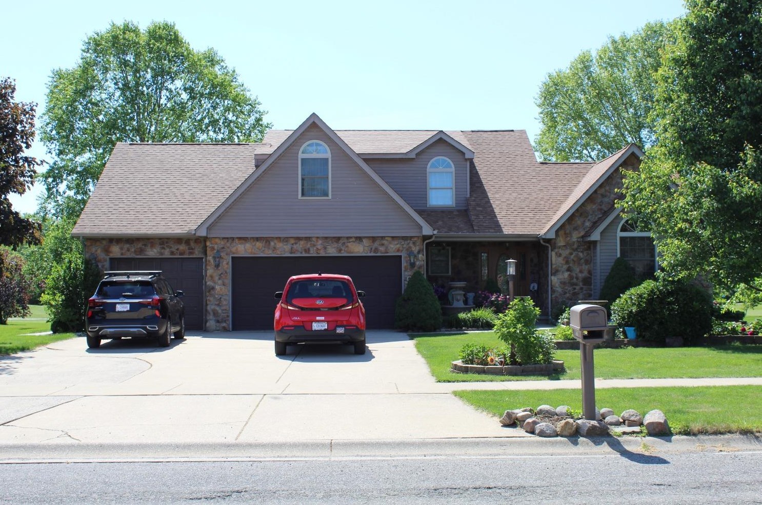 618 Merganser Dr, Hobart, IN 46342