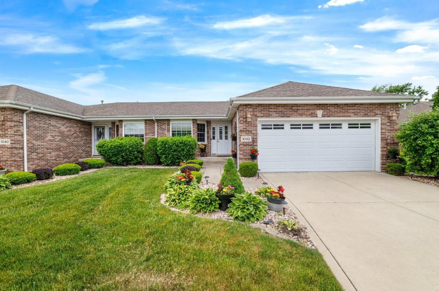 1042 Freedom N Circle, Crown Point, IN 46307