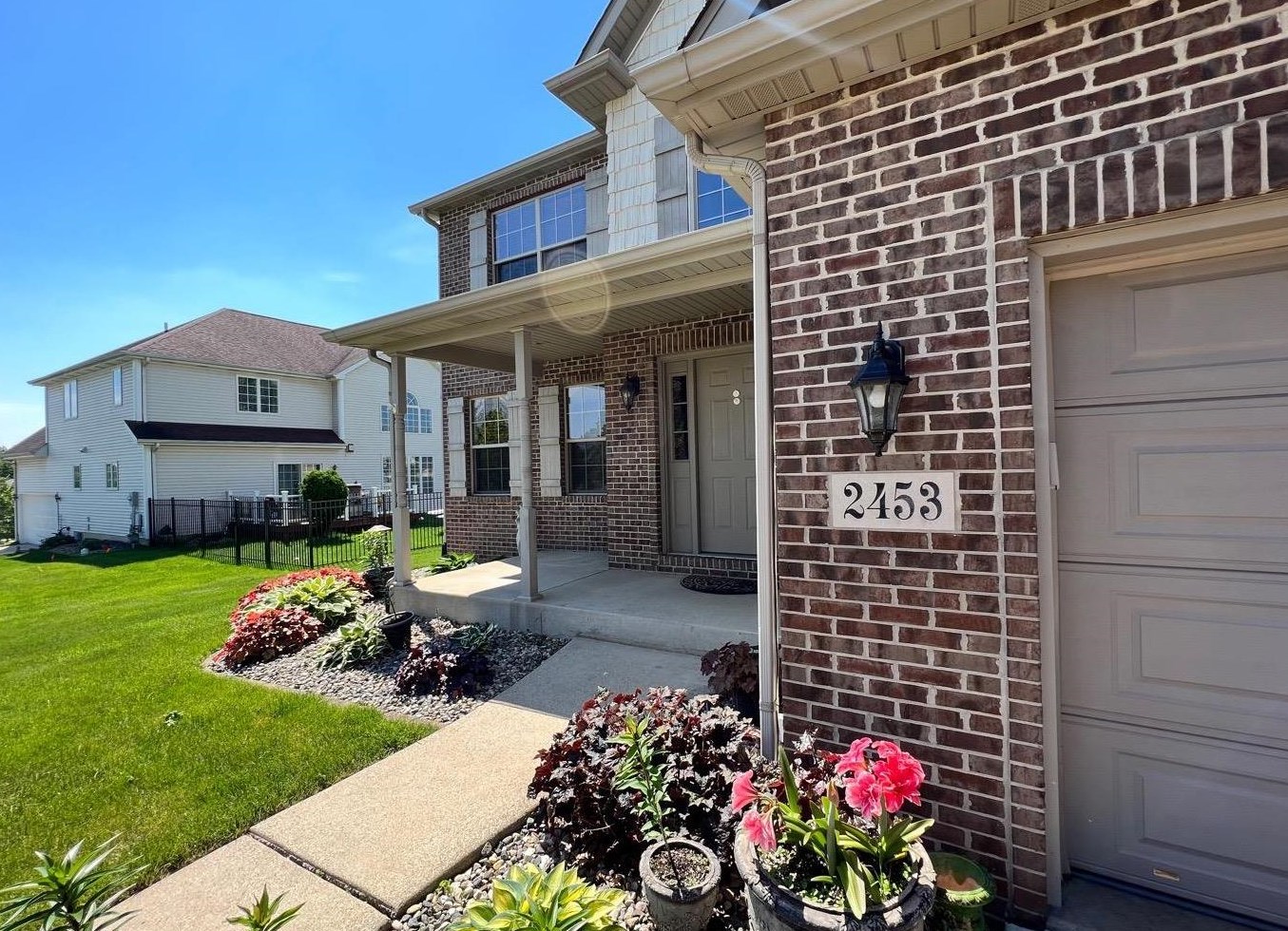 2453 Blarney Stone Dr, Valpo, IN 46385