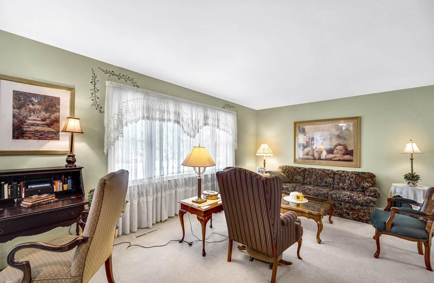 520 Hickory Ln, Hammond, IN 46321