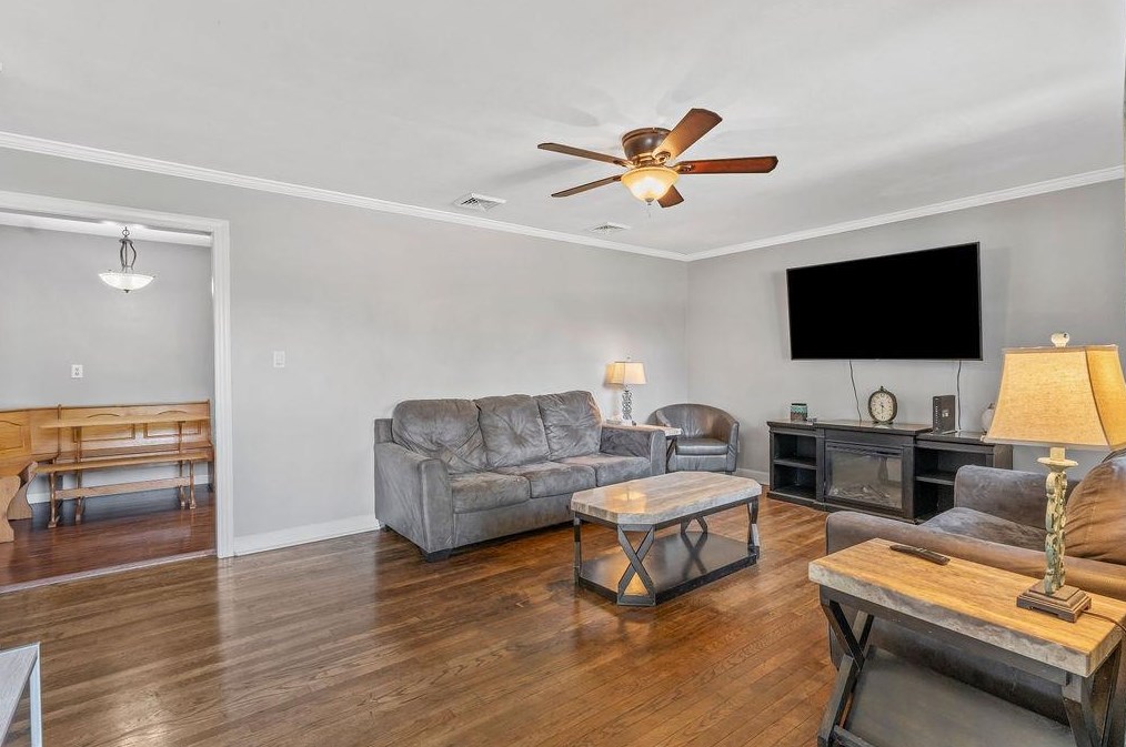 1708 A St, La Porte, IN 46350-5925
