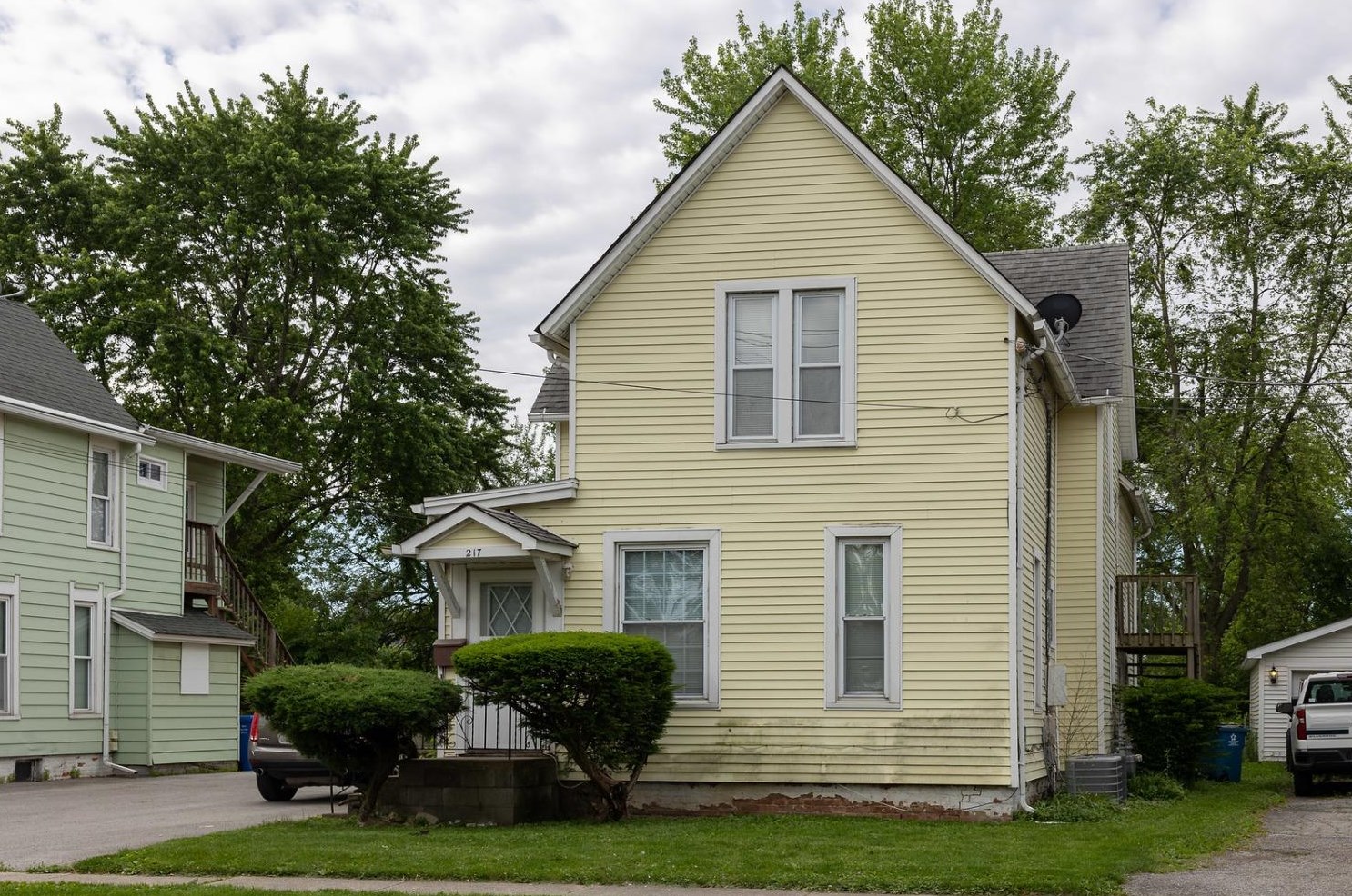 217 North St, Crown Point IN  46307-4015 exterior