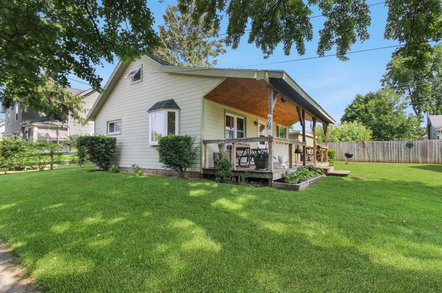 903 3rd St, La Porte, IN 46350