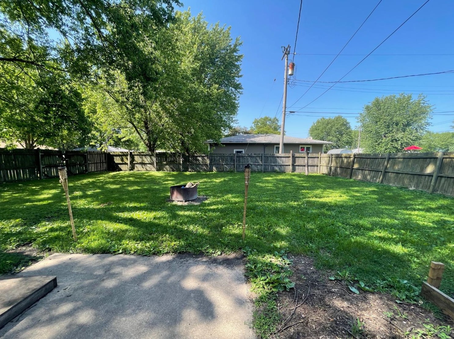 202 Maple St, Kentland IN  47951-1042 exterior