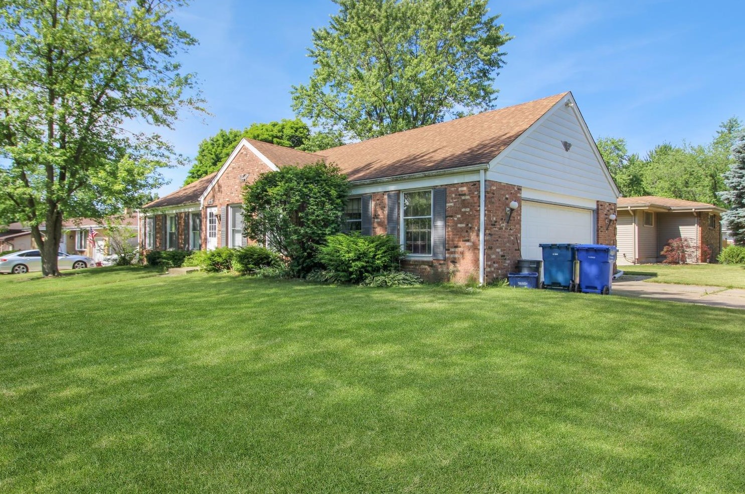 9404 Arthur St, Crown Point, IN 46307