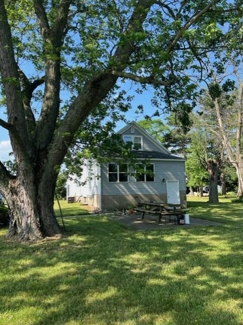 8492 N State Road 49, Wheatfield, IN 46392