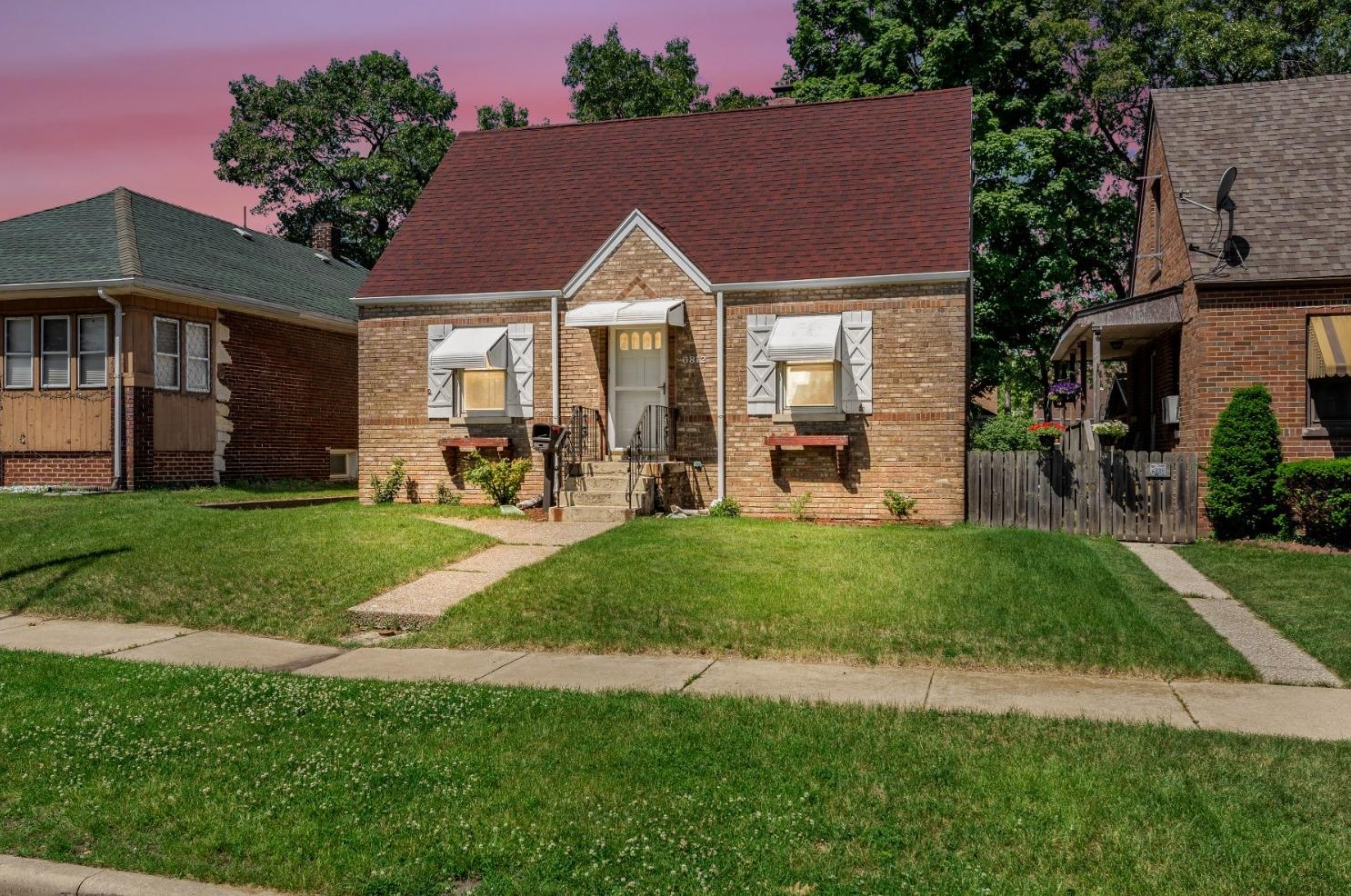 6812 Ontario Ave, Hammond, IN 46323