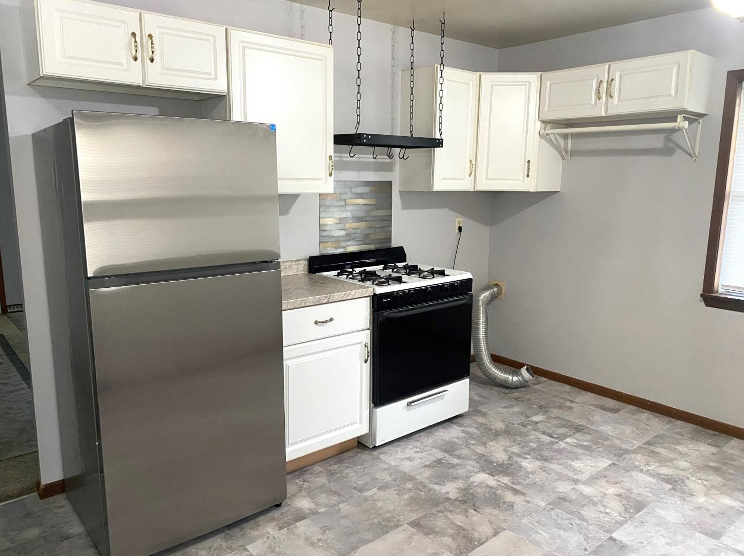 7837 S White Oak Ln, Hammond, IN 46324