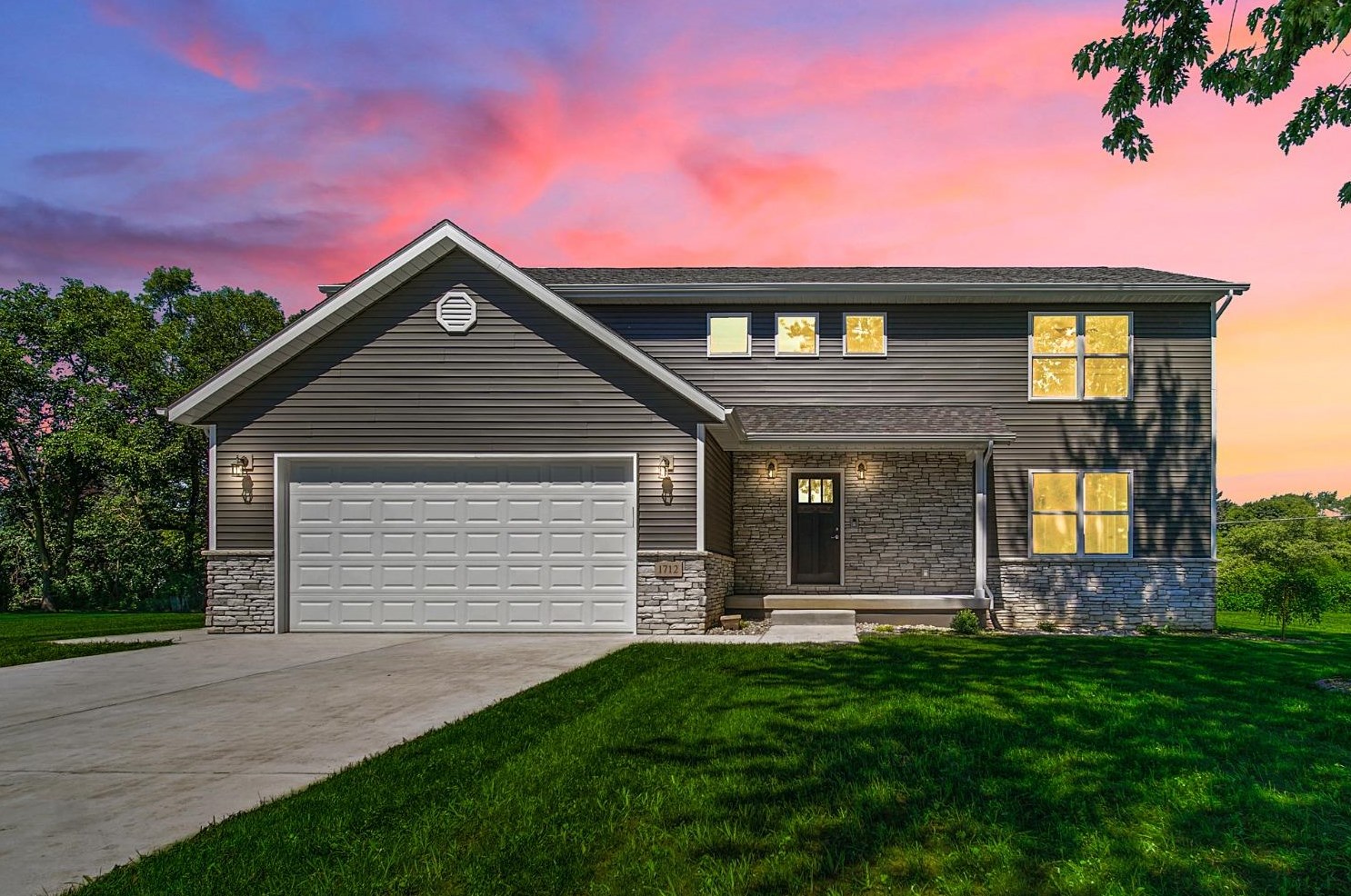 1712 Dawn Ave, La Porte, IN 46350-9070