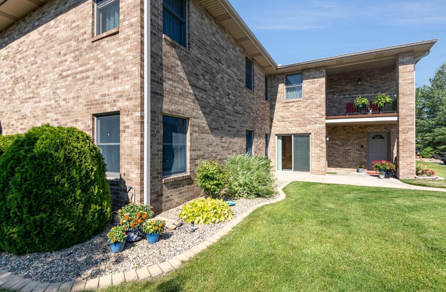 920 Birch Dr, Crown Point, IN 46307