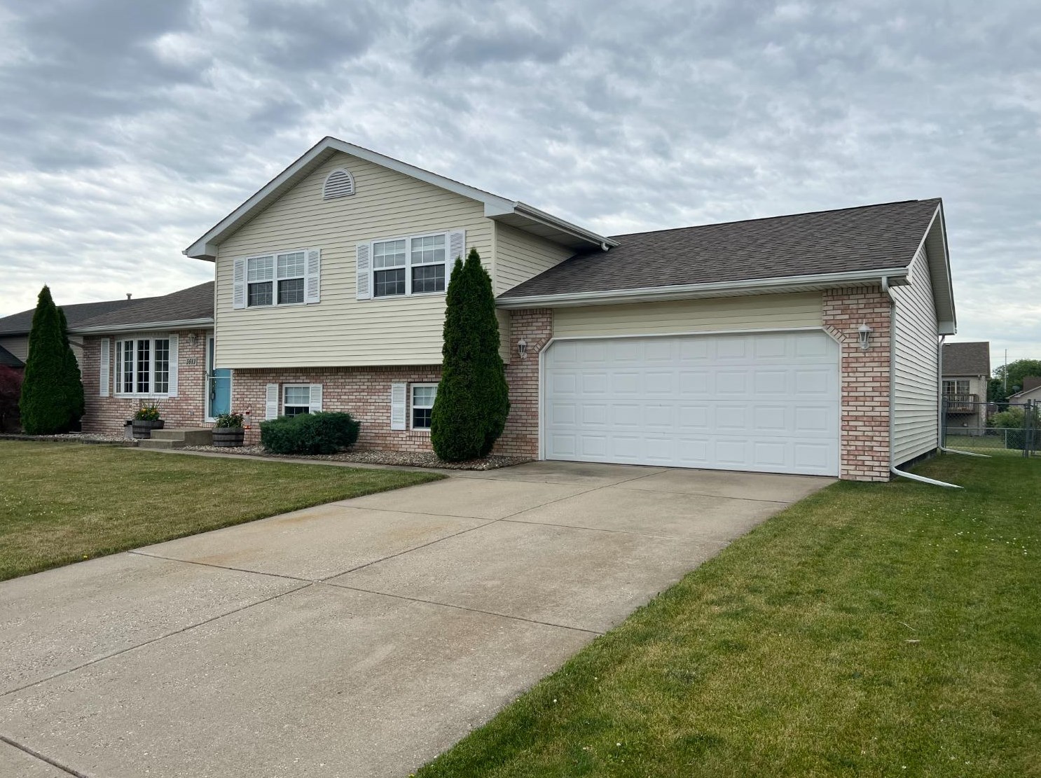 5683 Appledown Ave, Portage, IN 46368-3195