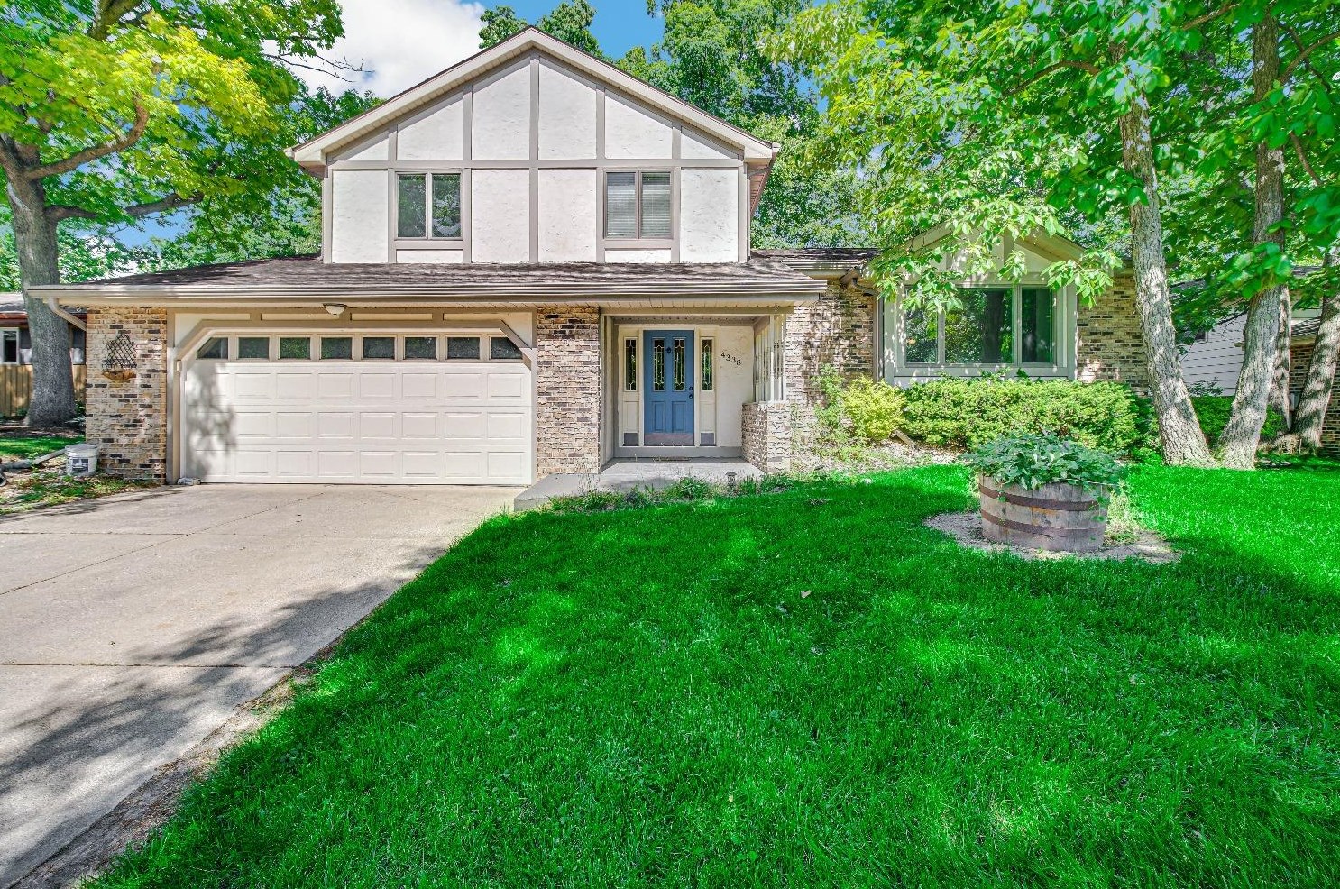 4338 N Lakeshore Dr, Crown Point, IN 46307