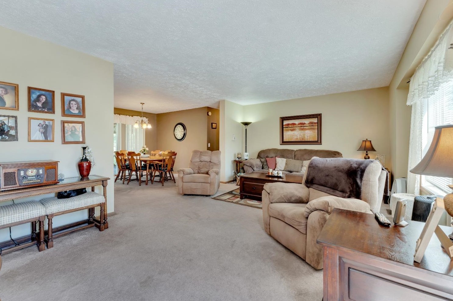 1421 Holmesville Rd, La Porte, IN 46350-9646
