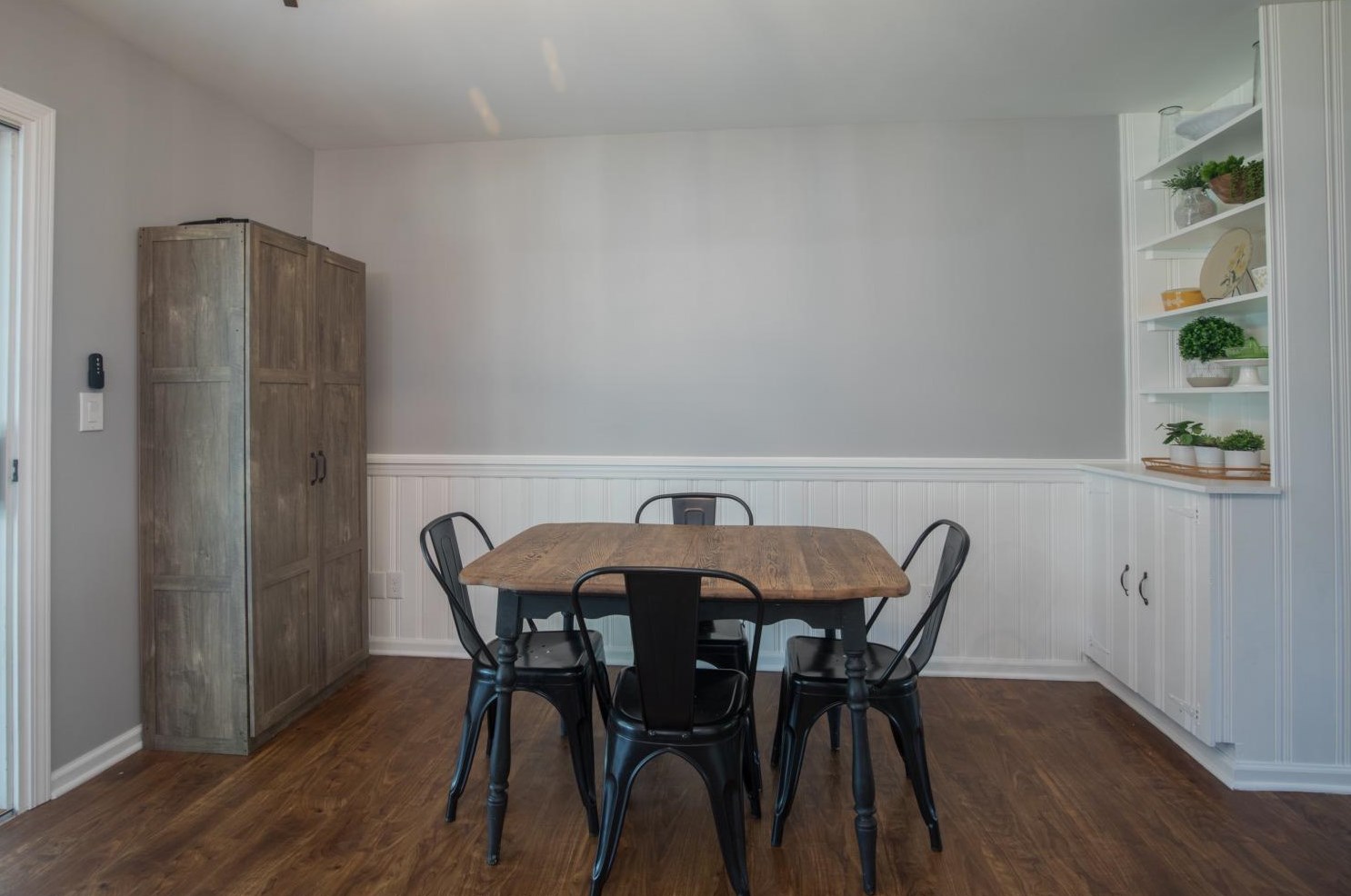 558 Lorraine Dr, Valpo IN  46385-2924 exterior