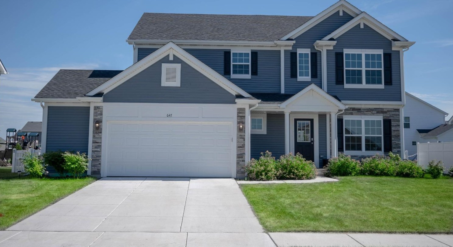 647 E 118th Ave, Crown Point, IN 46307