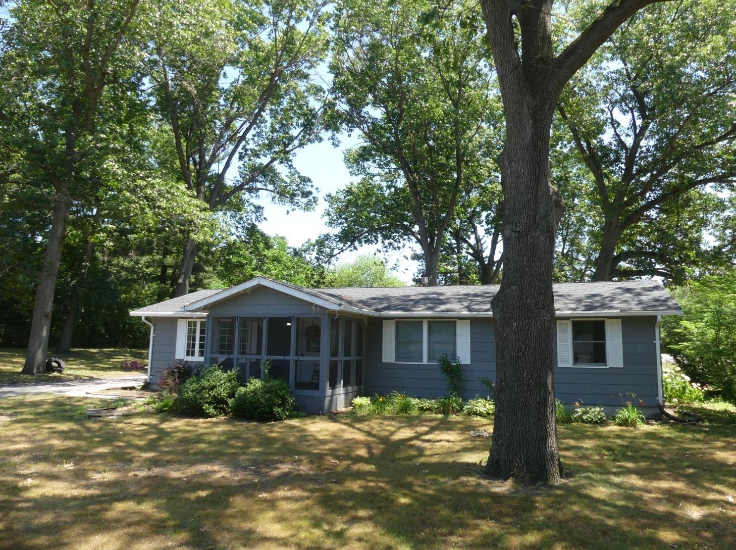 208 Jackson St, San Pierre, IN