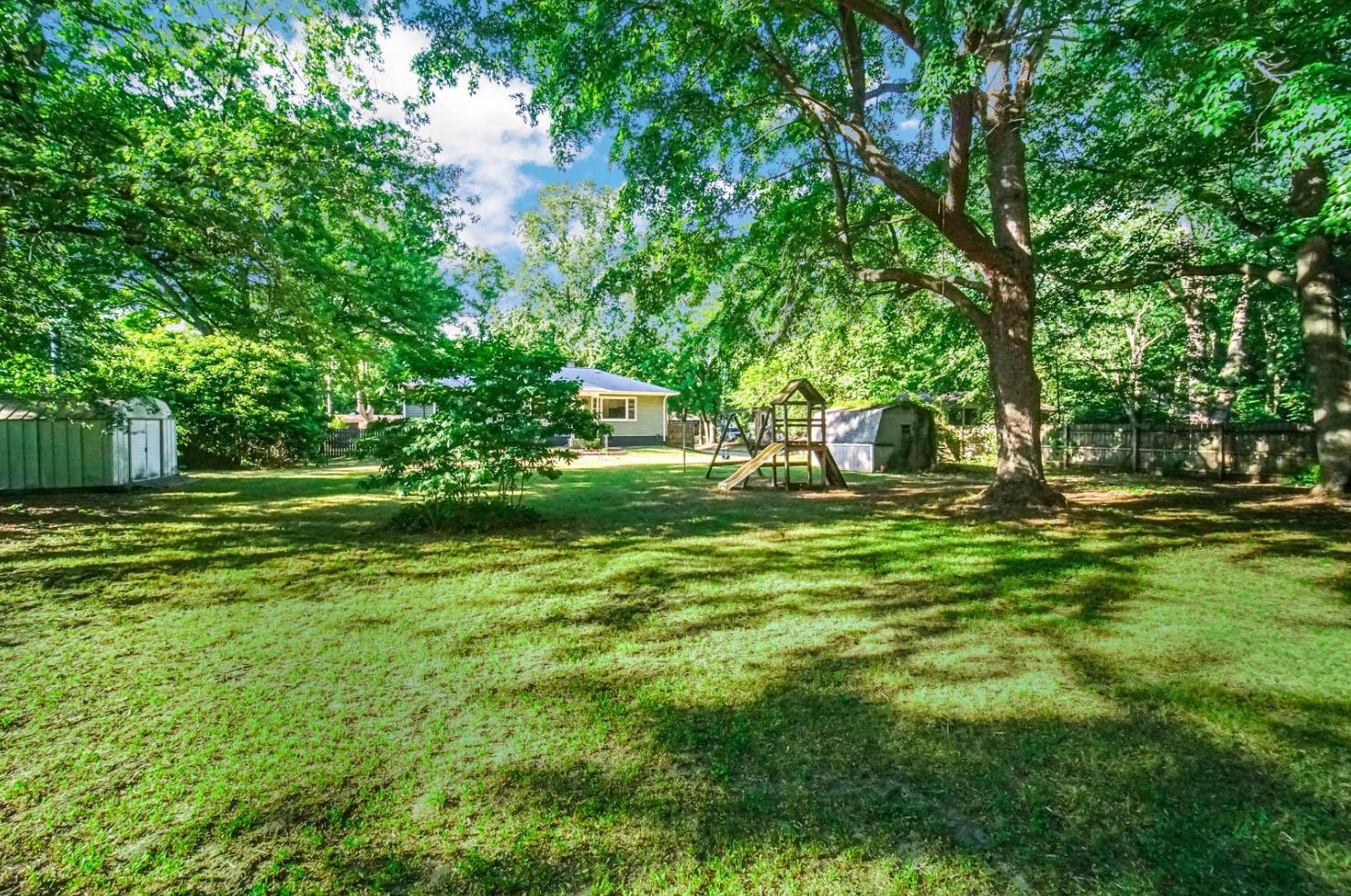 1913 Coolspring Ave, Michigan City IN 46360-6405 exterior