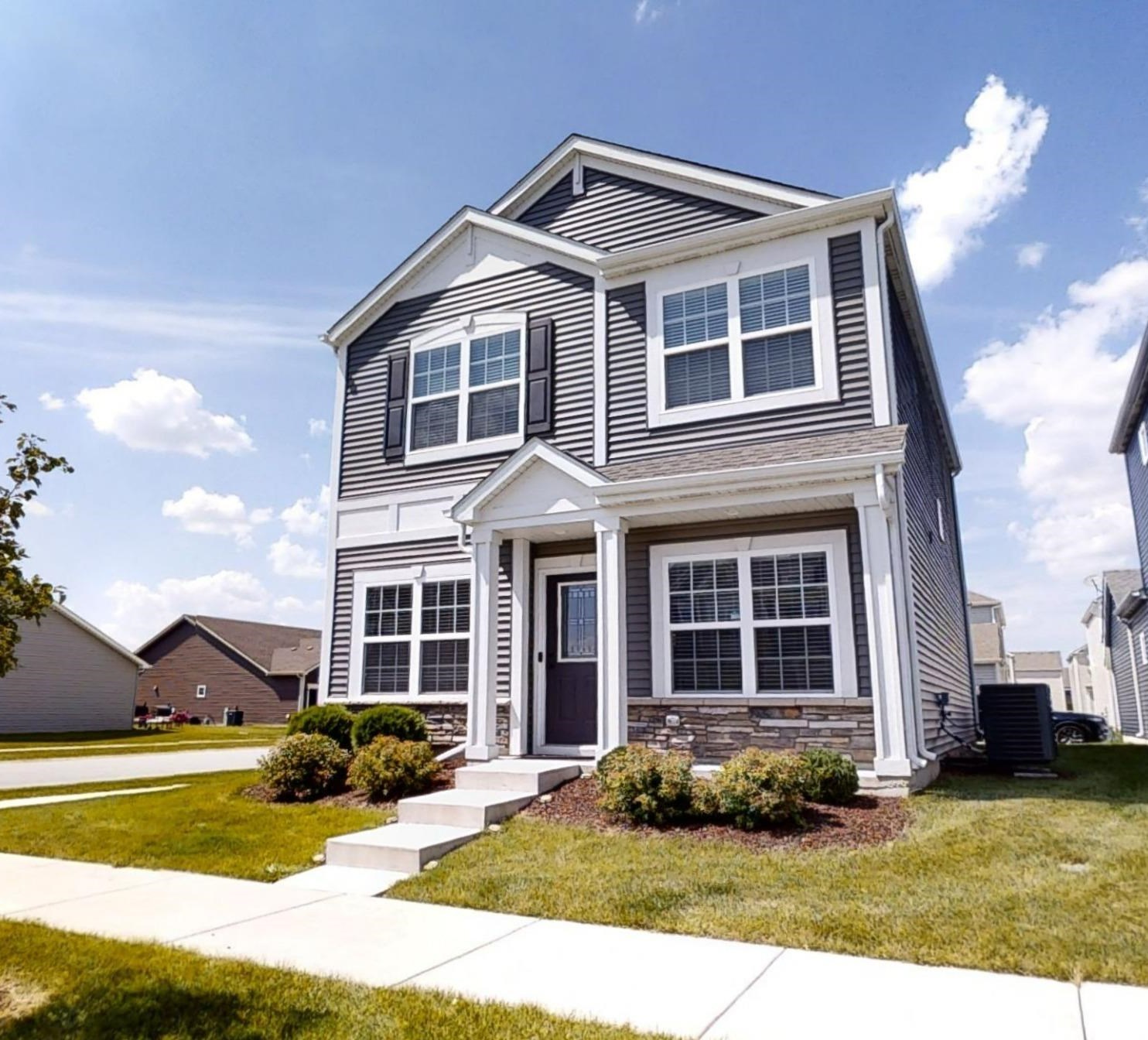 1008 E 117th Pl, Crown Point, IN 46307