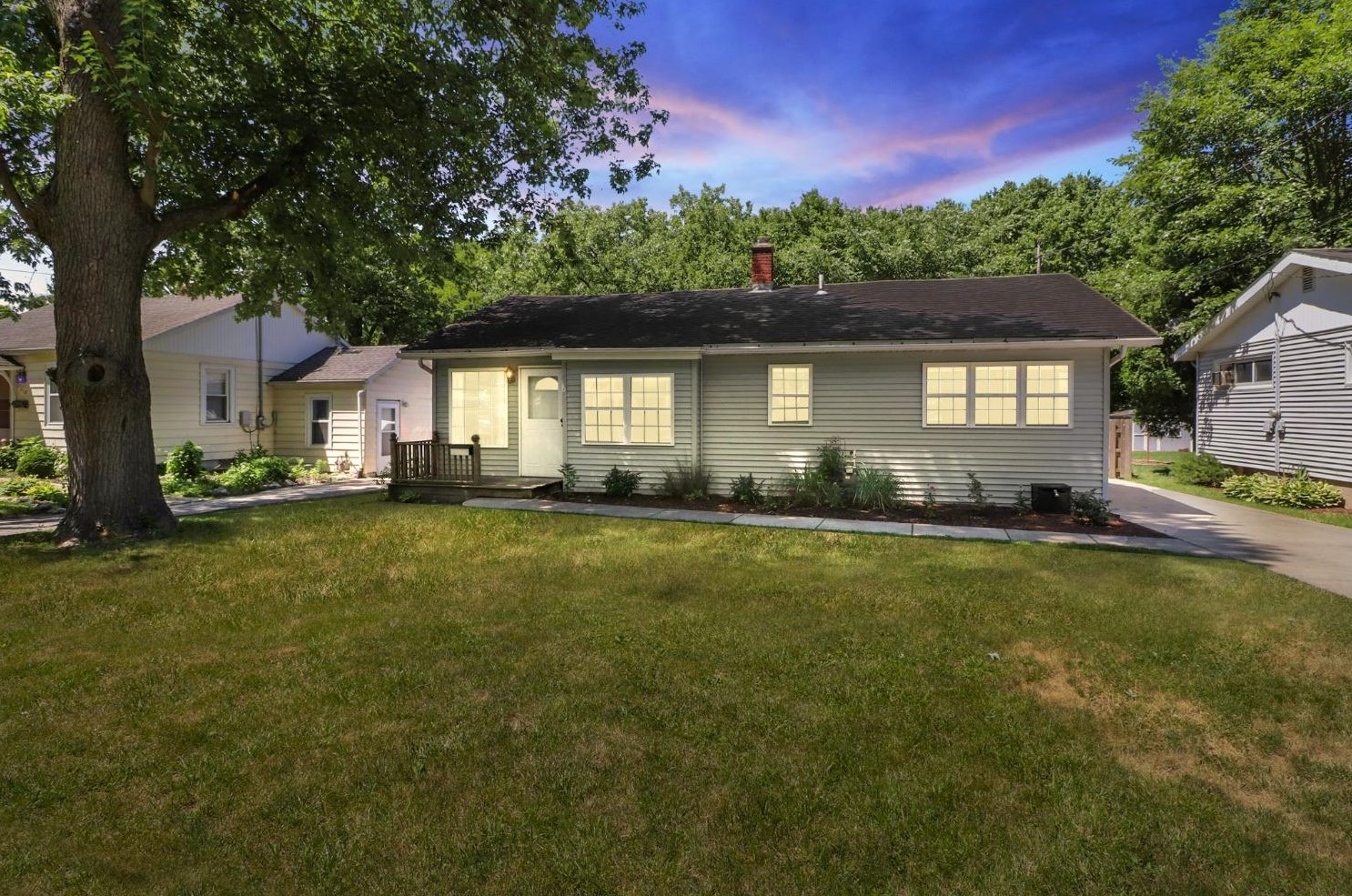 412 W South St, Crown Point, IN 46307