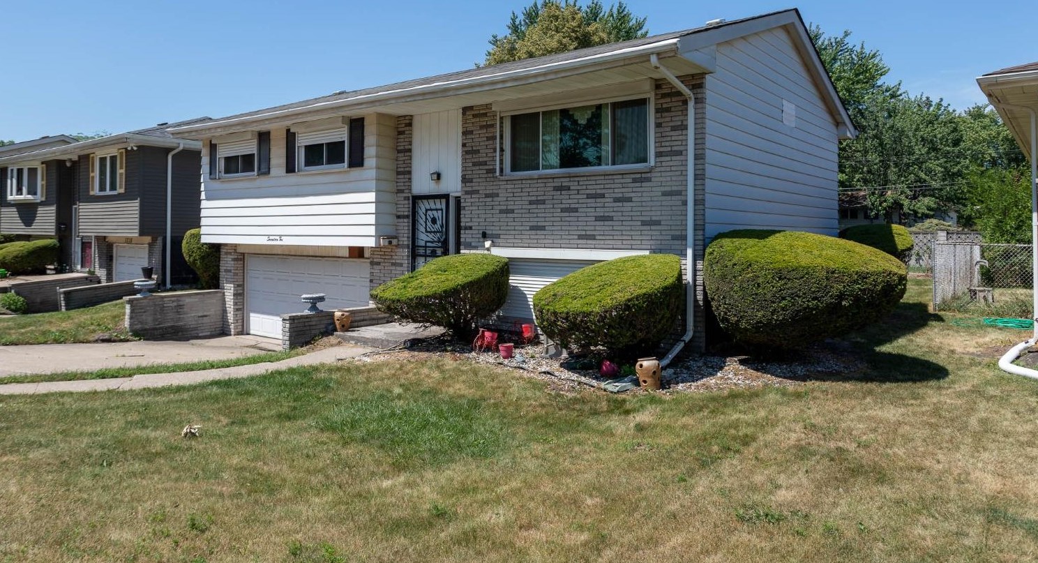 1710 Waite St, Gary, IN 46404