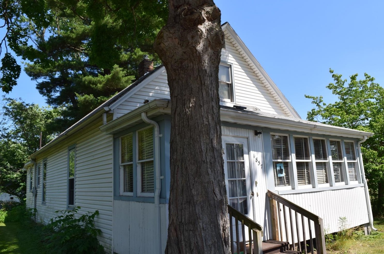 1857 Tower St, Porter, IN 46304-9426