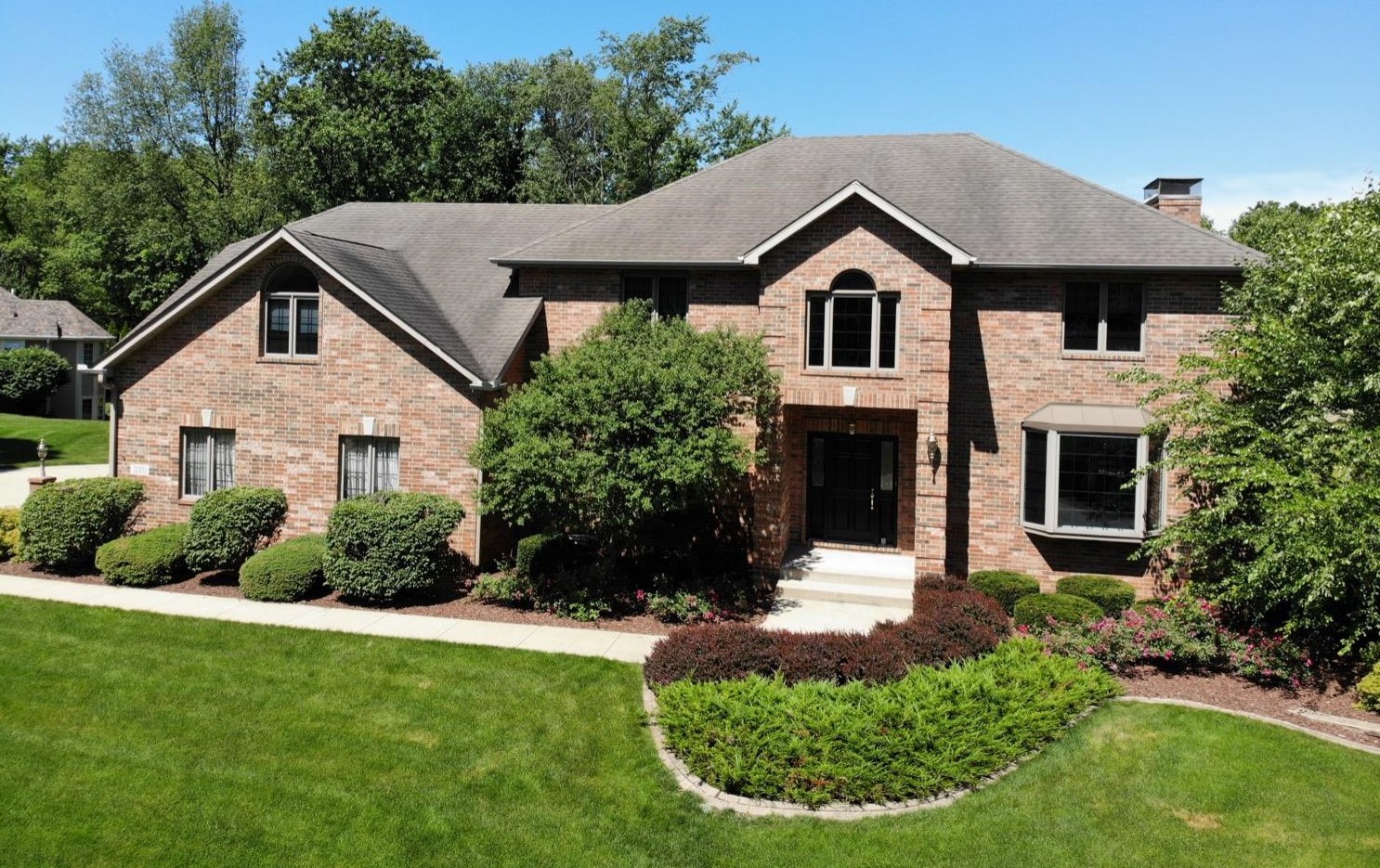 2001 William Dr, Valpo, IN 46385