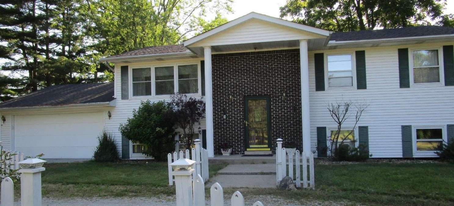 1330 S Ash St, Hobart, IN 46342