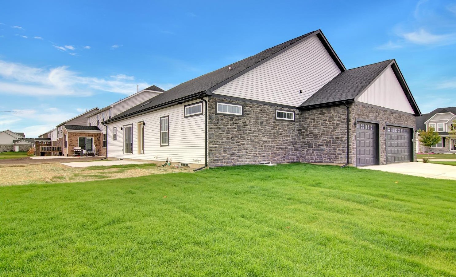 10147 Sentry Dr, Dyer, IN 46373